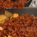 Egyszerűen öntsd a darált marhahúst a burgonyára! Finom könnyű vacsora!